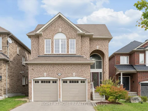 28 Bradford Ct, Whitby, ON L1N 0G7