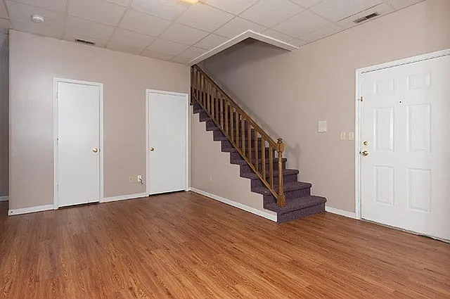301 N Court St #10 — Photo 3