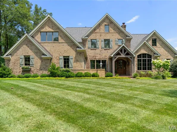 611 Hickory Ln, Saint Louis, MO 63131