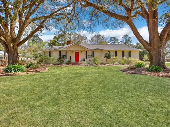 191 S Magnolia Dr, Jesup, GA 31546