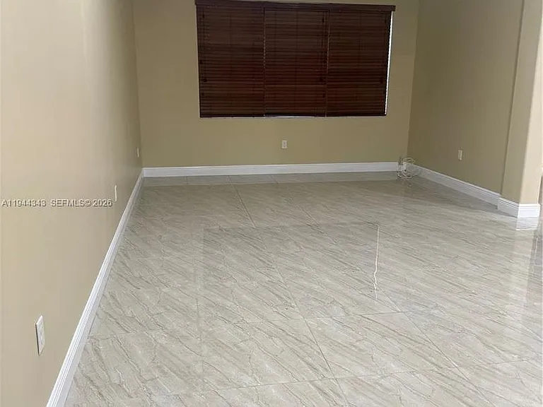 9044 SW 39th St #9044 — Photo 3