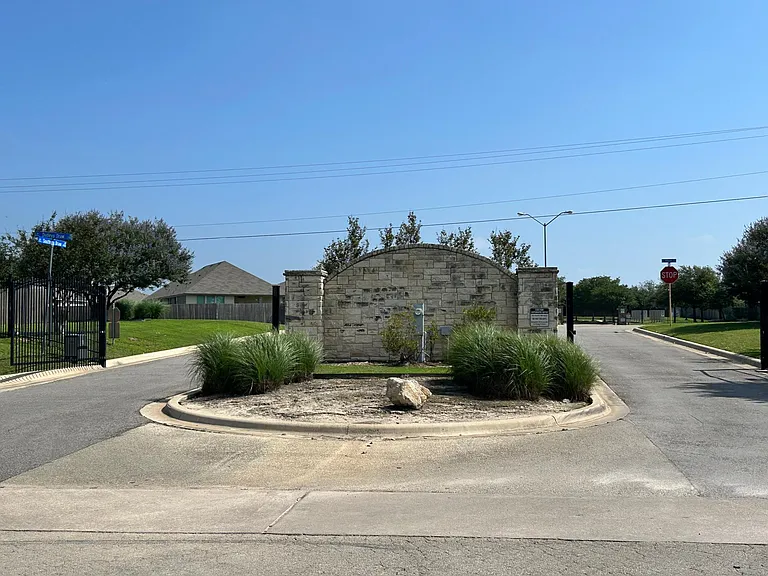 1621 Rusty Spur Dr — Photo 29