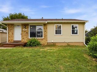 3210 Carriage Dr SW, Cedar Rapids, IA 52404