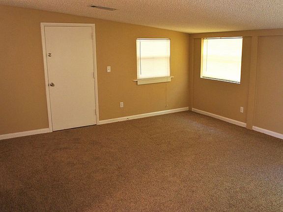 4th image of 7543 Jana Ln N