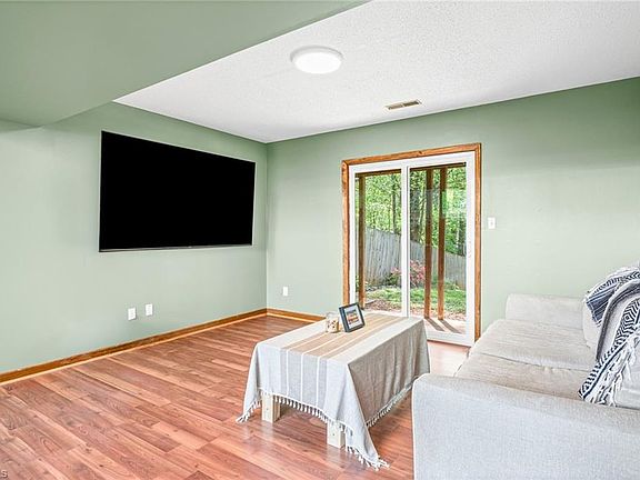 4th image of 5728 Remington Dr