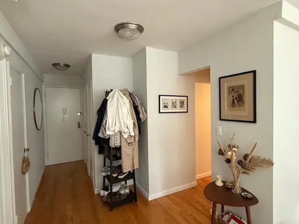 141 East 33rd Street image 3 of 7