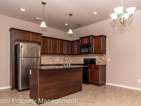 4th image of 3106 SW Hillstone Ave