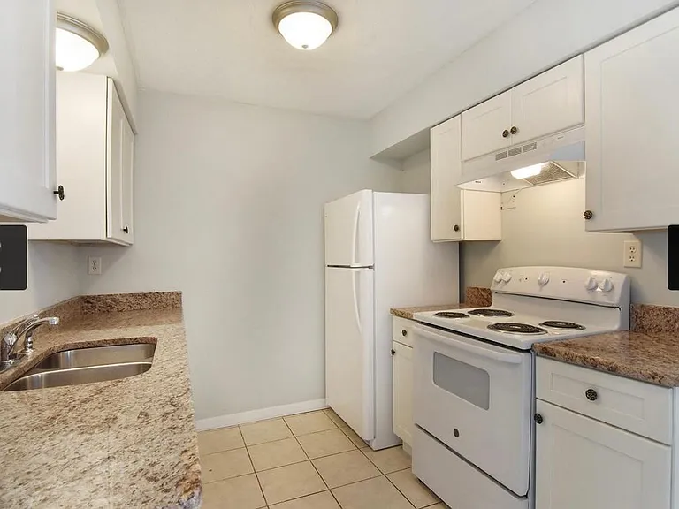 Kitchen- updated 4yrs ago with new cabinets, appliances, granite counters