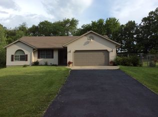 N8779 Fenske Rd, Pardeeville, WI 53954