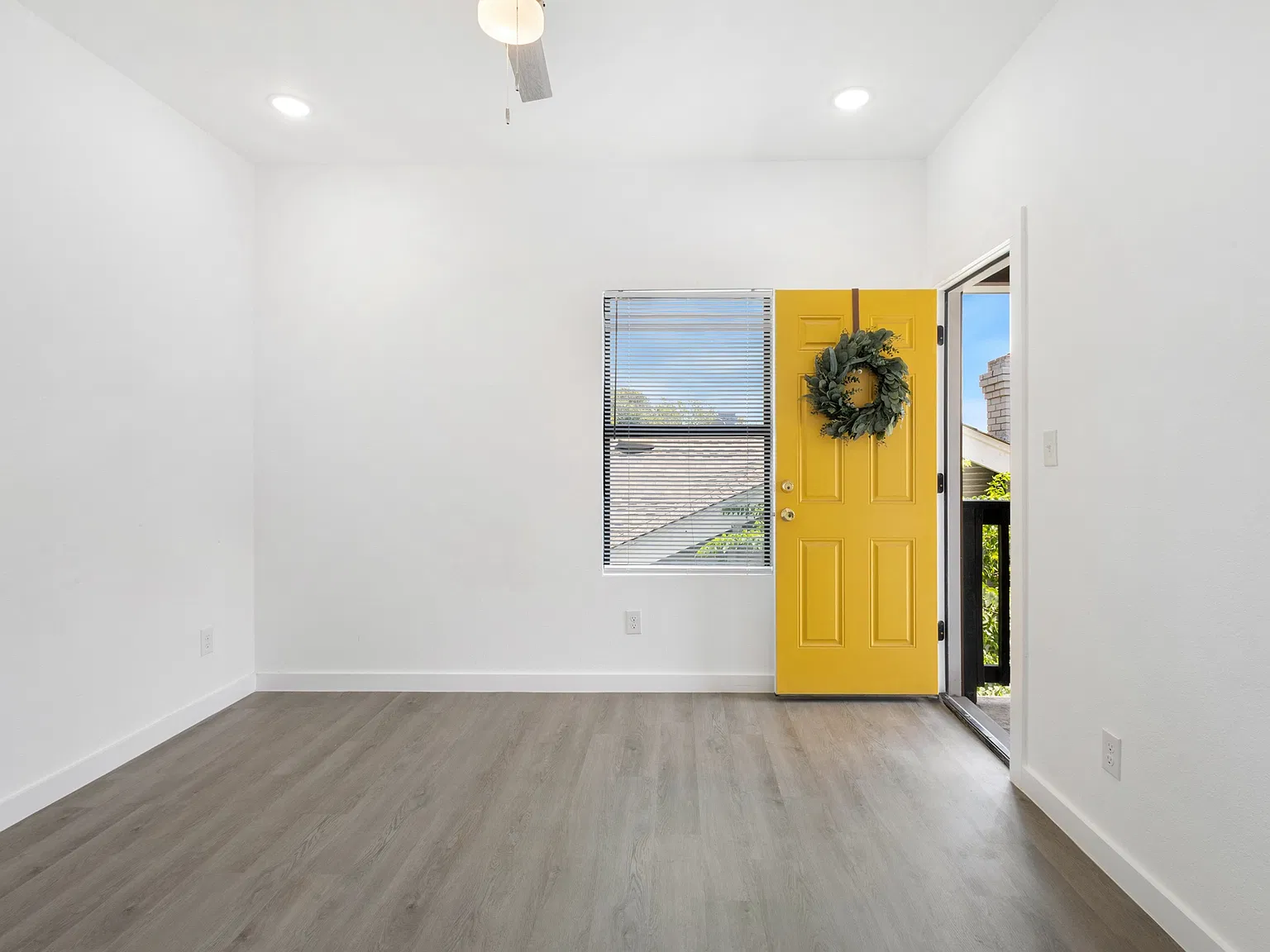 3 bed, 2.5 bath, 1570 sqft, $1,995 — Photo 1