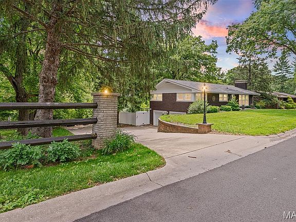 5th image of 5013 Crystal Lake Dr