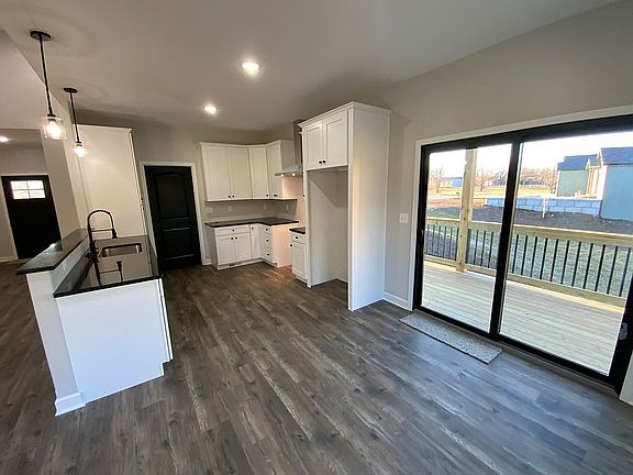 5th image of 1613 Ash Ct