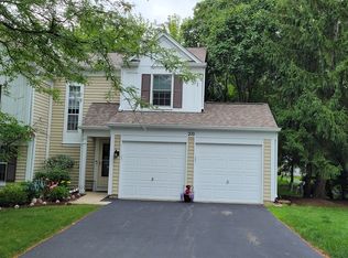 210 Half Moon Cir, Aurora, IL 60504