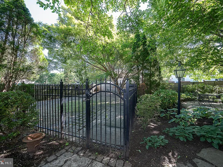 101 E Brookhaven Rd — Photo 124
