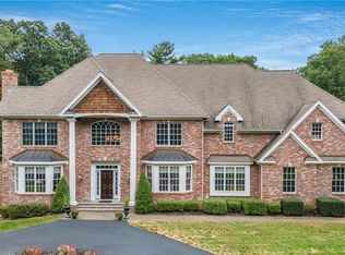 580 Deercliff Rd, Avon, CT 06001