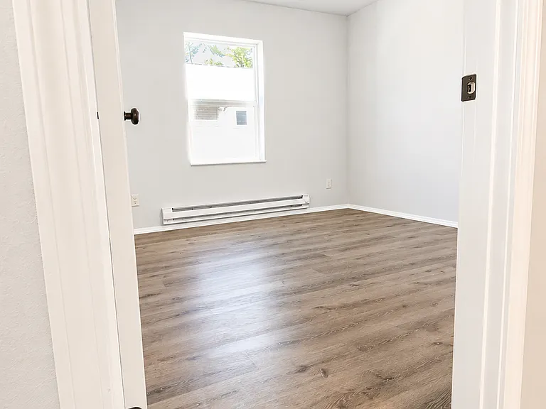 2489 Chestnut Dr — Photo 11