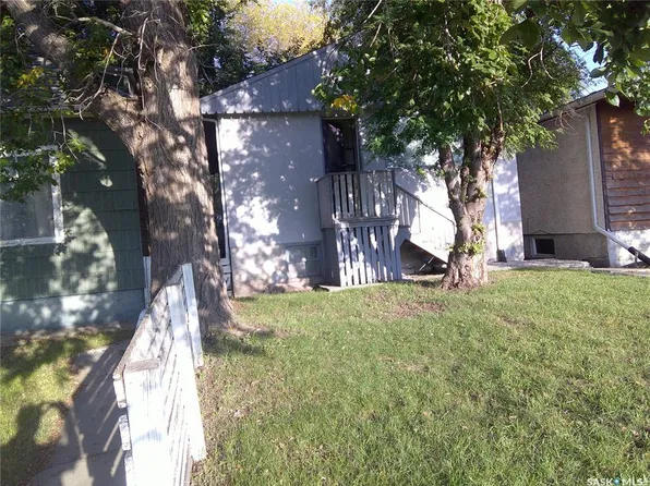 1253 Athol STREET, Regina, SK S4T 3C4