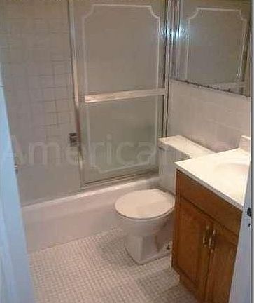 5th image of 5917 N Kenmore Ave APT 222