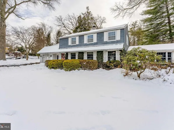 2212 Lantern Ln, Lafayette Hill, PA 19444