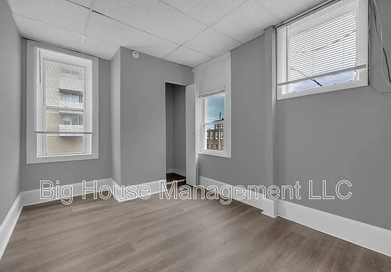 339 E 25th St #2 — Photo 19
