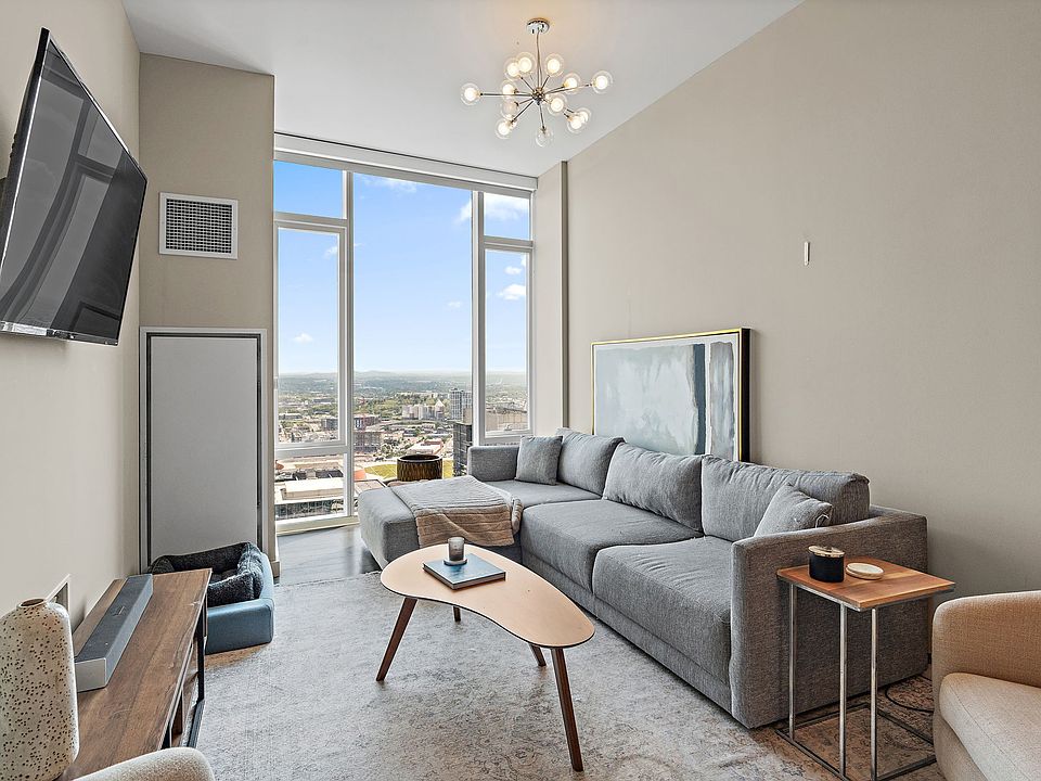 Living room in Condo 3707