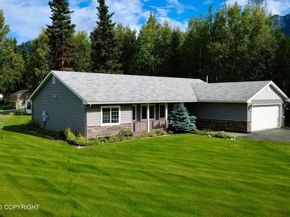 17445 E Lake George Dr, Palmer, AK 99645