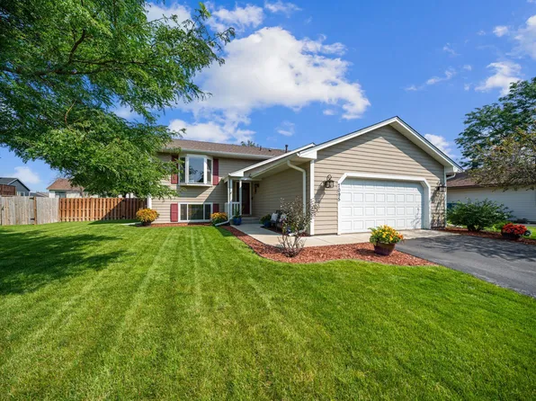 7095 Upper 157th St W, Apple Valley, MN 55124