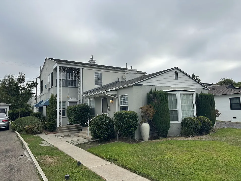 1207 W Alameda Ave #1/2