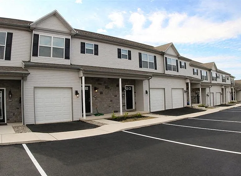 Stone Gate Village — Photo 24