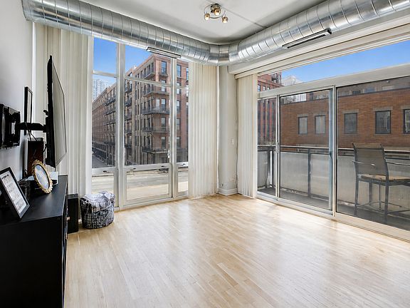 4th image of 650 W Wayman St Unit 404C