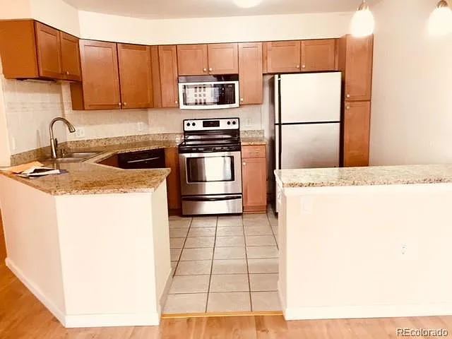 1625 Larimer St #1604 — Photo 10