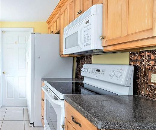 2nd image of 2816 Edenwood St