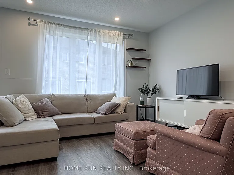 219 Billrian Cres — Photo 10