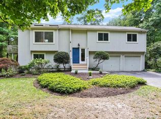 75 Cranbury Rd, Norwalk, CT 06851