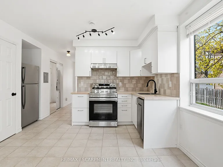 1049 Glencairn Ave #MAIN FLOOR — Photo 7