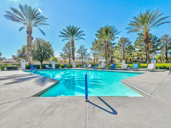 Country Club at The Meadows - 55+ Senior Apartments