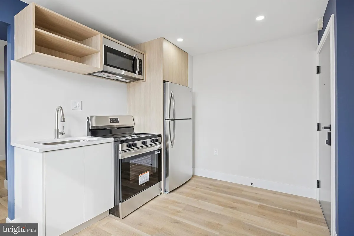 Building Photo - 4522 Baker St #6