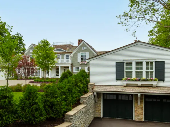 2560 Cedar Ridge Rd, Wayzata, MN 55391