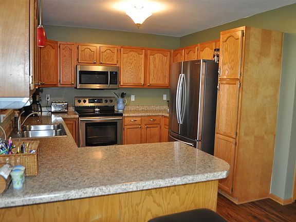 3rd image of 810 Kiowa Dr