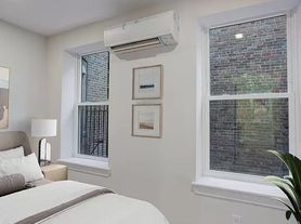 15 Bartlett Pl