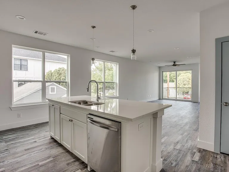 3216 Forest Park Blvd — Photo 8