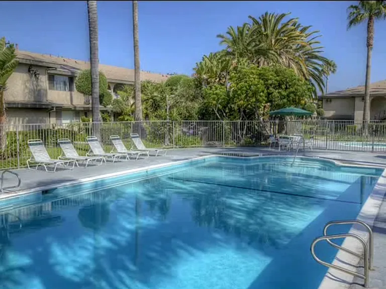 11555 Santa Gertrudes Ave — Photo 7