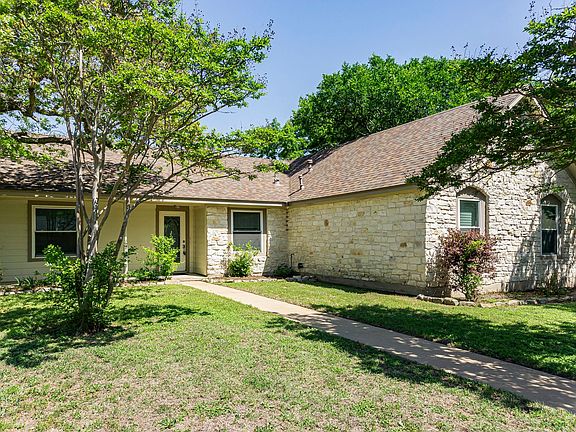 2nd image of 501 Elm Ct