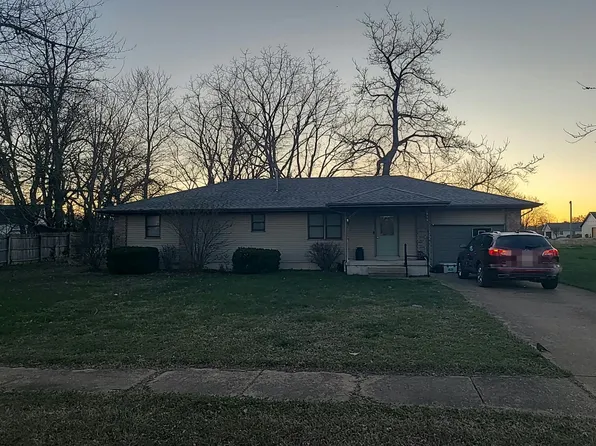 516 S Elm St, Mountain Grove, MO 65711