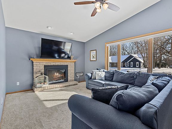 4th image of 1225 Forestedge Dr