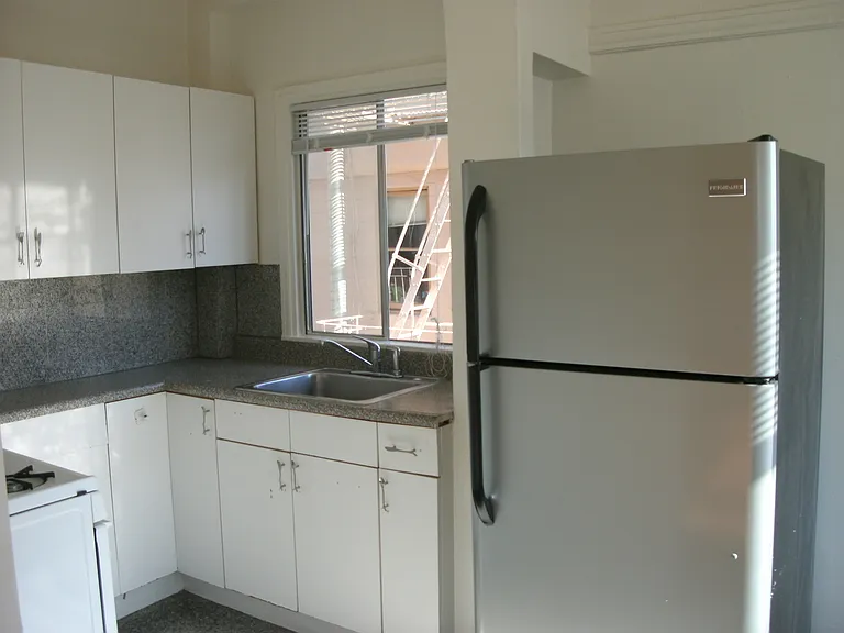 930 Sutter Street — Photo 7