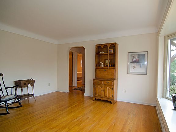 3rd image of 1406 Ottawa Dr