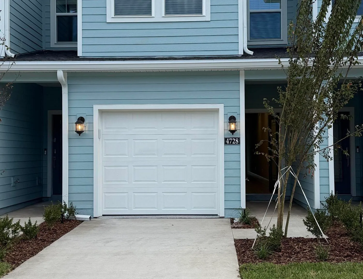 3 bed, 2.5 bath, 1483 sqft, $1,795 — Photo 2