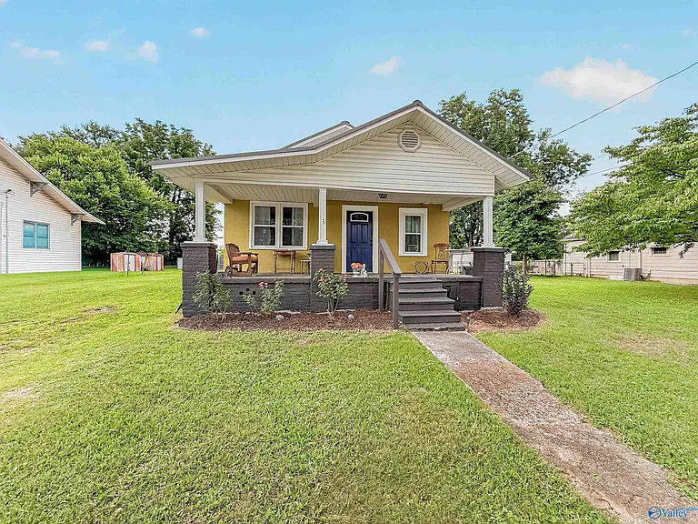 1231 Oshaughnessy Ave NE — Photo 31