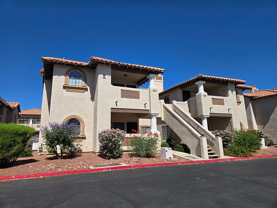 1421 Santa Margarita St #G